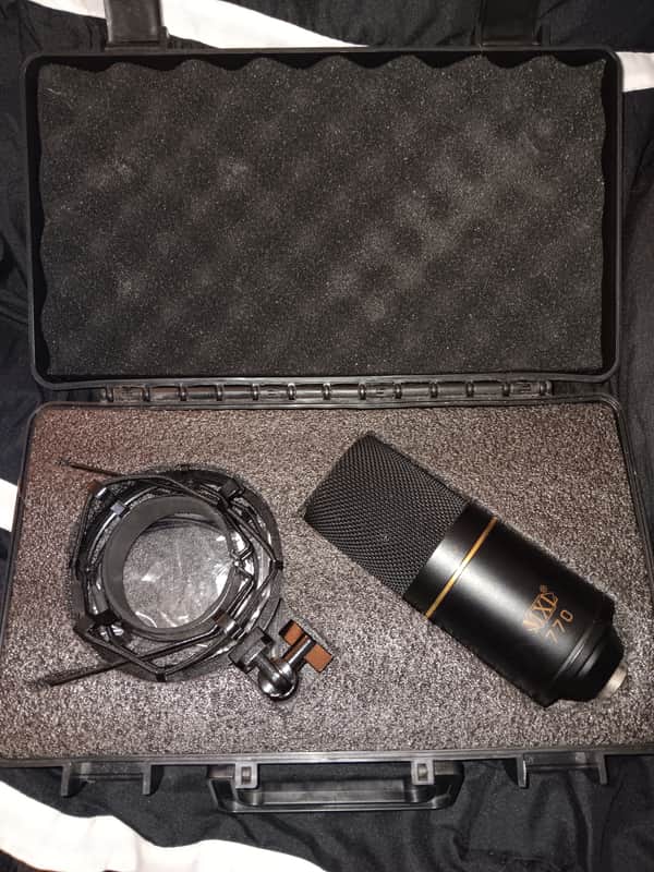MXL 770 Complete Small Diaphragm Cardioid Condenser Microphone with Boom Arm 2019 - Present - Black image 1