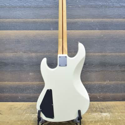 1991 Fender Prodigy Bass Active Preamp Arctic White El. Bass w/ Case - #N1008055 image 3