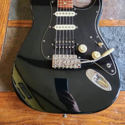 Fender Partscaster strat MIM HSS 2019/90s locking tuners - black/maple image 3