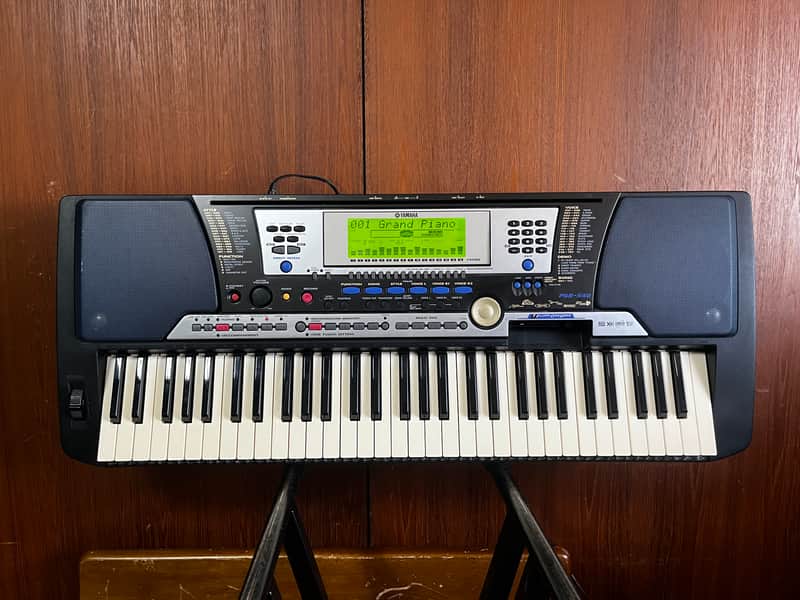 YAMAHA PSR-540 61-Key Full Size Key MIDI Portable Keyboard w