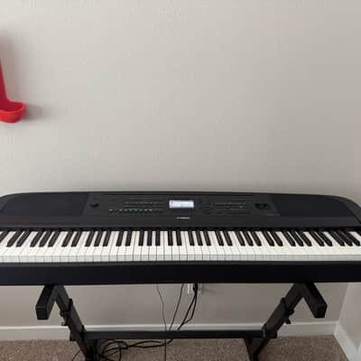 Yamaha DGX-670 88-Key Portable Grand Piano 2021 - Present - Black