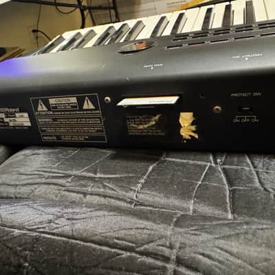 Roland D-70 76-Key Super LA Synthesizer 1990 - 1994 - Black image 6