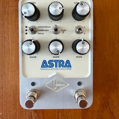 Universal Audio Astra Modulation Machine 2021 - Present - White image 1