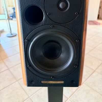 Sonus Faber Concerto (Original) — Handcrafted in Italy, Walnut/Leather, Bi-Wire Pair image 5