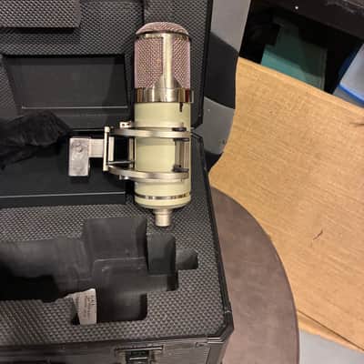 Lauten Audio Eden LT-386 Large Diaphragm Multipattern Tube Condenser Microphone 2010s - Champagne image 3
