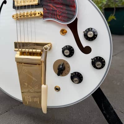 Gibson Gibson Custom Shop 1959 ES-355 Reissue Made 2 Measure VOS Alpine White VOS 2024 - Alpine White image 3