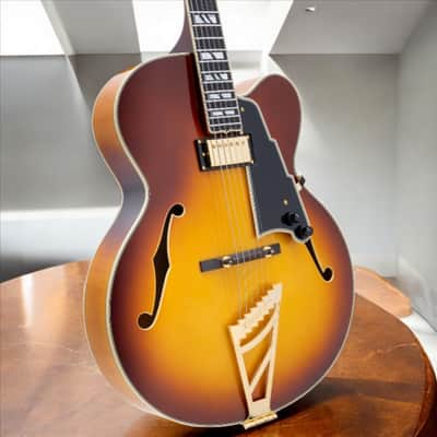 Archtop tribute AT105 Jr. Classic NEW Brown Sunburst / incl. Hard