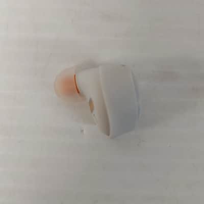 B & O E8 Motion Earbuds image 8