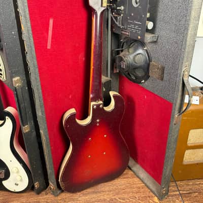 Silvertone 1457 with Case Amp 1965 - Red Burst image 5