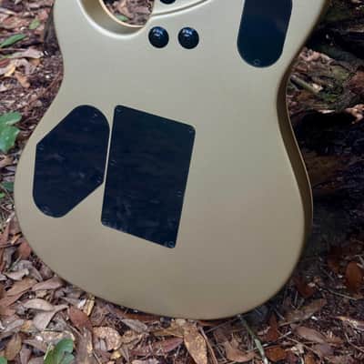 Like New - EVH Wolfgang Special in Pharaohs Gold image 5