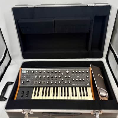 Moog Sub 37 Tribute Edition 2010s - Black w/Manual & Flight Case
