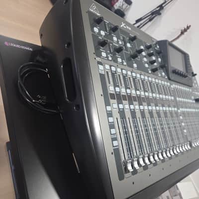 Behringer X32 40-Input 25-Bus Digital Mixing Console 2012 - Present - Black (WITH TRAVEL CASE) image 2