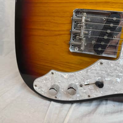 Fender Classic Series '69 Telecaster Thinline Guitar with Case 2009 - 3-Color Sunburst / Maple neck image 6