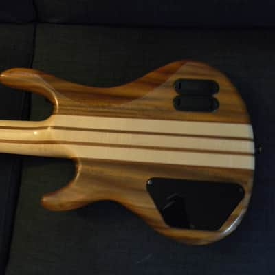 2009 Wolf Custom Bassman 5 String electric Bass NAMM Special 100% Mint/Unplayed! image 9
