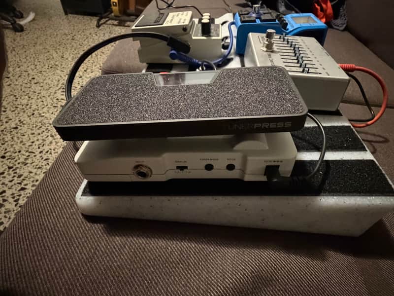 Hotone Tuner Press 2024 - Present - Black / White image 1