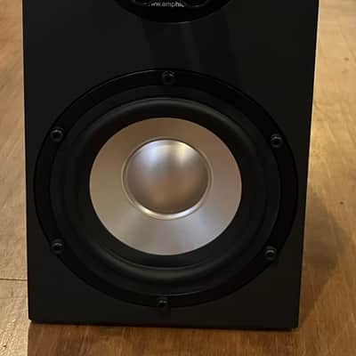 Amphion two 18, amp500, baseOne25, base amp 500 and amphion cables. Offers welcome. 2018 - black. image 7