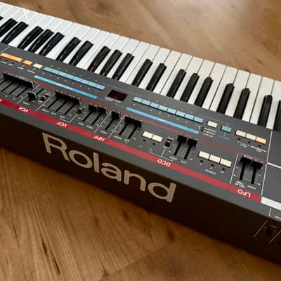 Roland Juno-106 61-Key Programmable Polyphonic Synthesizer (Full service / Warranty) image 5