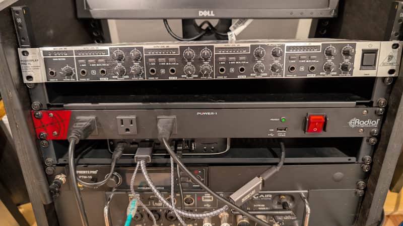 Behringer Powerplay Pro-XL HA4700 4-Channel Headphone Amplifier