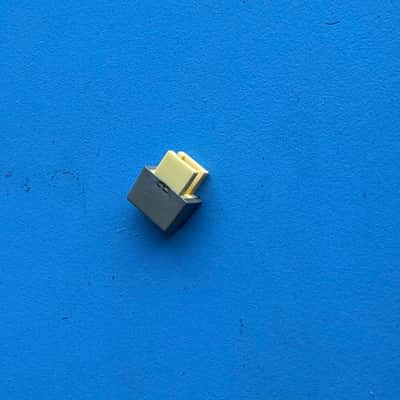 YAMAHA PSR-40 Keyboard Replacement Part: Push Button Cover Cap GRAY/BEIGE [2PCS] image 4