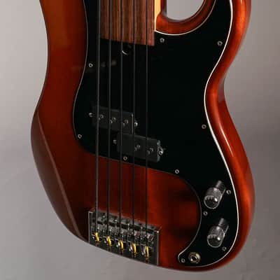 Mike Lull P5 Fretless image 4
