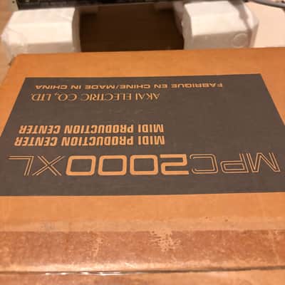Akai MPC2000XL NEW SCREEN ORIGINAL BOX CF 8 OUTS ORIGINAL MANUAL MAX RAM image 11