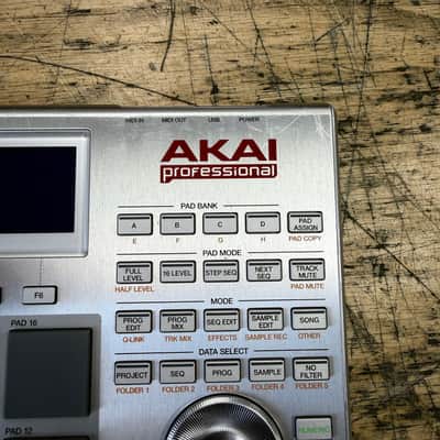 Used Akai MPC Studio Music Production Controller V1 with Bag USB Cable and THE 809 MPC Expansion CD image 5