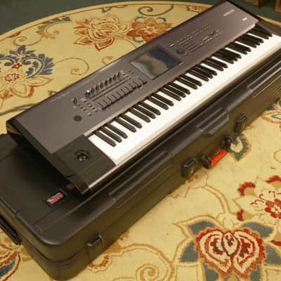 Korg Kronos 73 with Gator case image 10