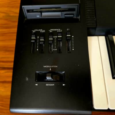 Roland JV-1000 76-Key Music Workstation 1993 - 1995 - Black image 4