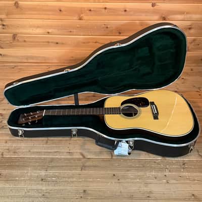 Martin HD-28 Acoustic Guitar - Natural image 7