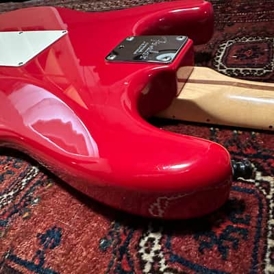 Fender Eric Clapton Artist Series Stratocaster with Vintage Noiseless Pickups 2005 Torino Red image 12