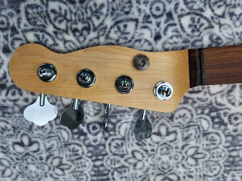 Allparts P Bass Neck TBRO - Loaded Fender tuners image 1
