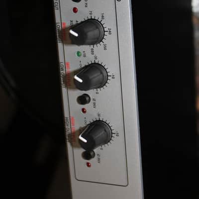 dbx 223xs Stereo 2-Way / Mono 3-Way Crossover (XLR) image 9