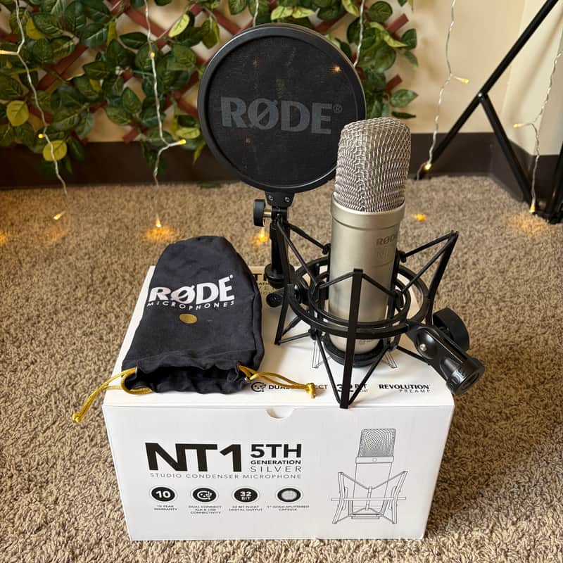 RODE NT1 5th Generation Cardioid Condenser Microphone - Silver Nickel - USB-C & XLR Output image 1