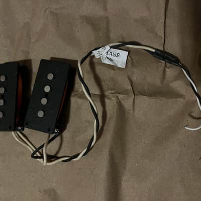 Lindy Fralin Precision Bass Precision Bass 5% overwound pickup image 3
