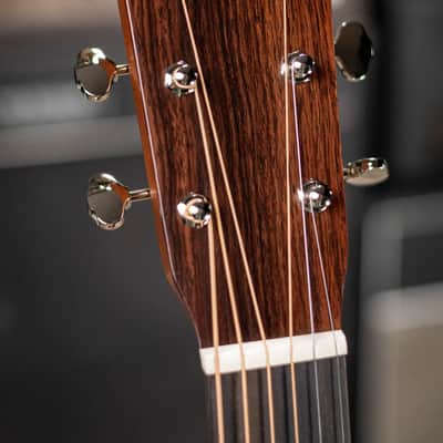 Martin 00-18 Standard Series Electric Guitar with Hardshell Case image 5