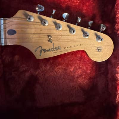 Fender Limited Edition '50s Stratocaster with Maple Fretboard, Gold Hardware 2017 - Fiesta Red image 3