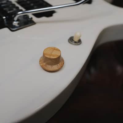Tom Anderson Pro Am 2021 - Translucent White - Dark Grain image 2