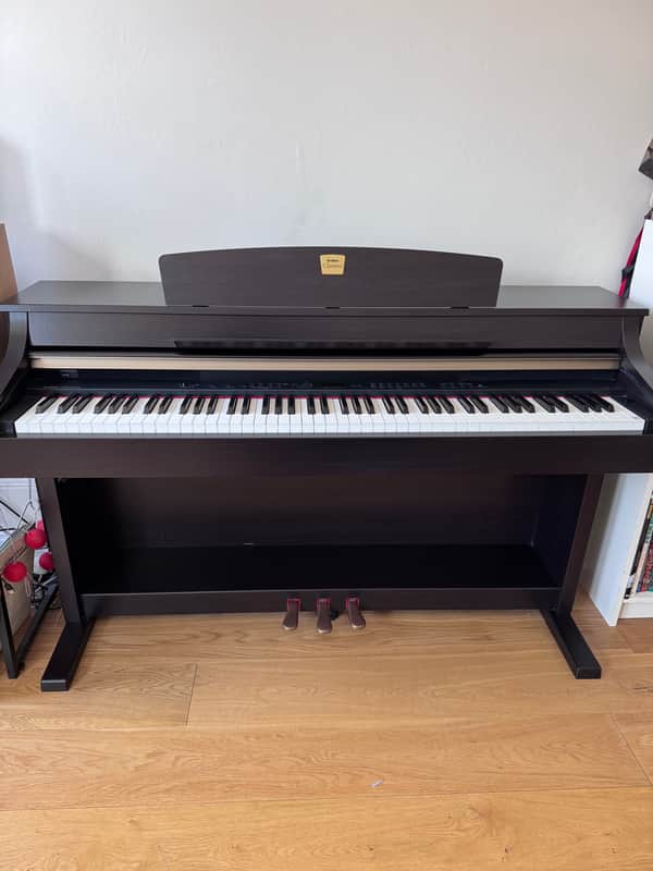 Yamaha Clavinova CLP-330 Around 2010 - Dark wood veneer image 1
