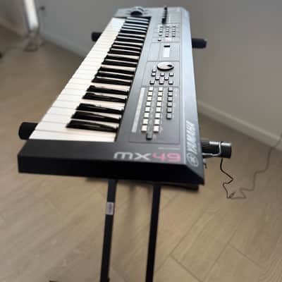 Yamaha MX49 - Black image 3