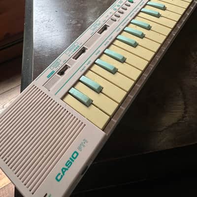 Casio PT-1 29-Key Mini Synthesizer 1982 - 1988 - Pink Pastel UNTESTED