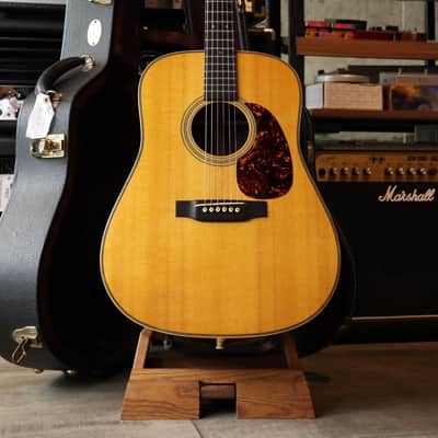 Martin HD28V Natural 2011 image 2