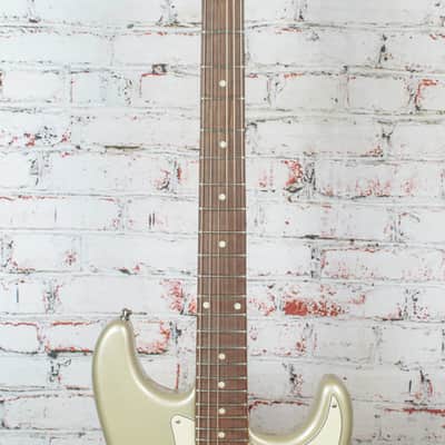 Fender - 1999 Standard Stratocaster Electric Guitar - w/Locking Tuners - Metallic Silver - x5824 - USED image 3