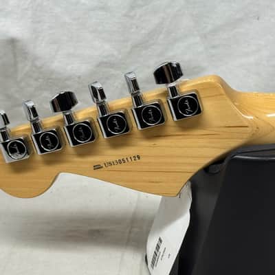 Fender American Standard Stratocaster Guitar with Case 2013 - 3-Color Sunburst / Maple neck image 9