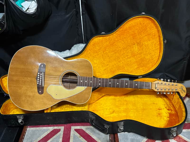 Fender Villager