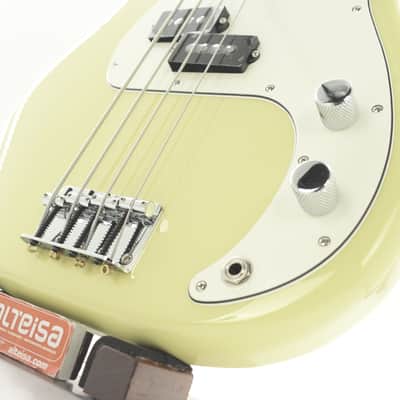 Fender Player II Precision Bass 2024 - Present - Hialeah Yellow image 5