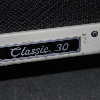 Peavey Classic 30 II/30 Watt 1 X 12" Tube Amp Combo (White Tolex) on Wheels image 3