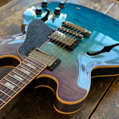 Gibson USA Memphis ES-335 2018 Limited Edition Figured Blueberry Burst Fade w/ OHSC & Docs image 5