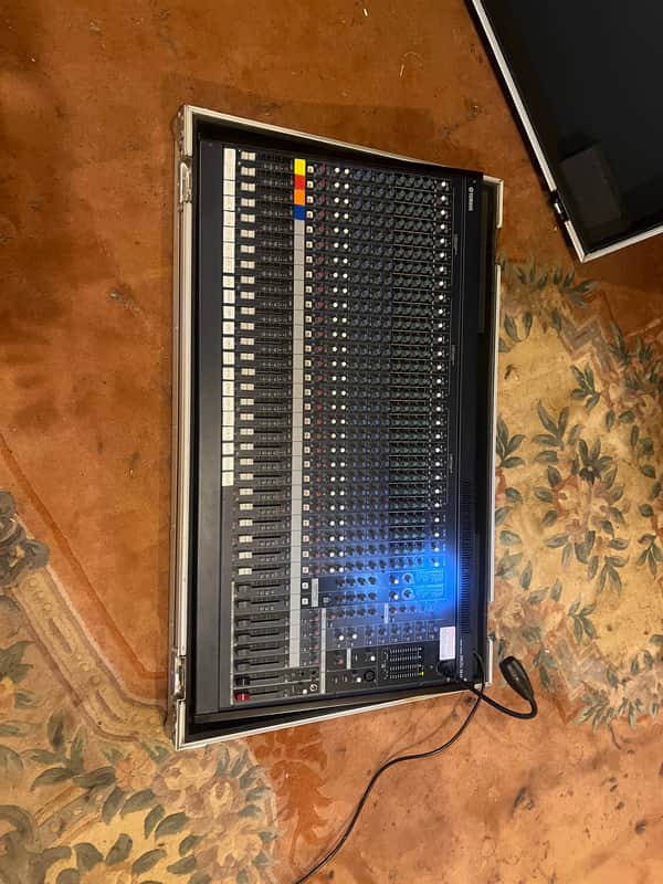 Yamaha MG32/14FX 32 Channel Mixing Console 2010s - Blue image 1