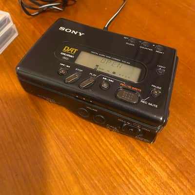 Sony TCD-D8 DAT Walkman Mid-90’s image 4