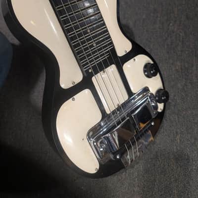 Rickenbacker Model B panda 1940-1950s - Black and White image 2